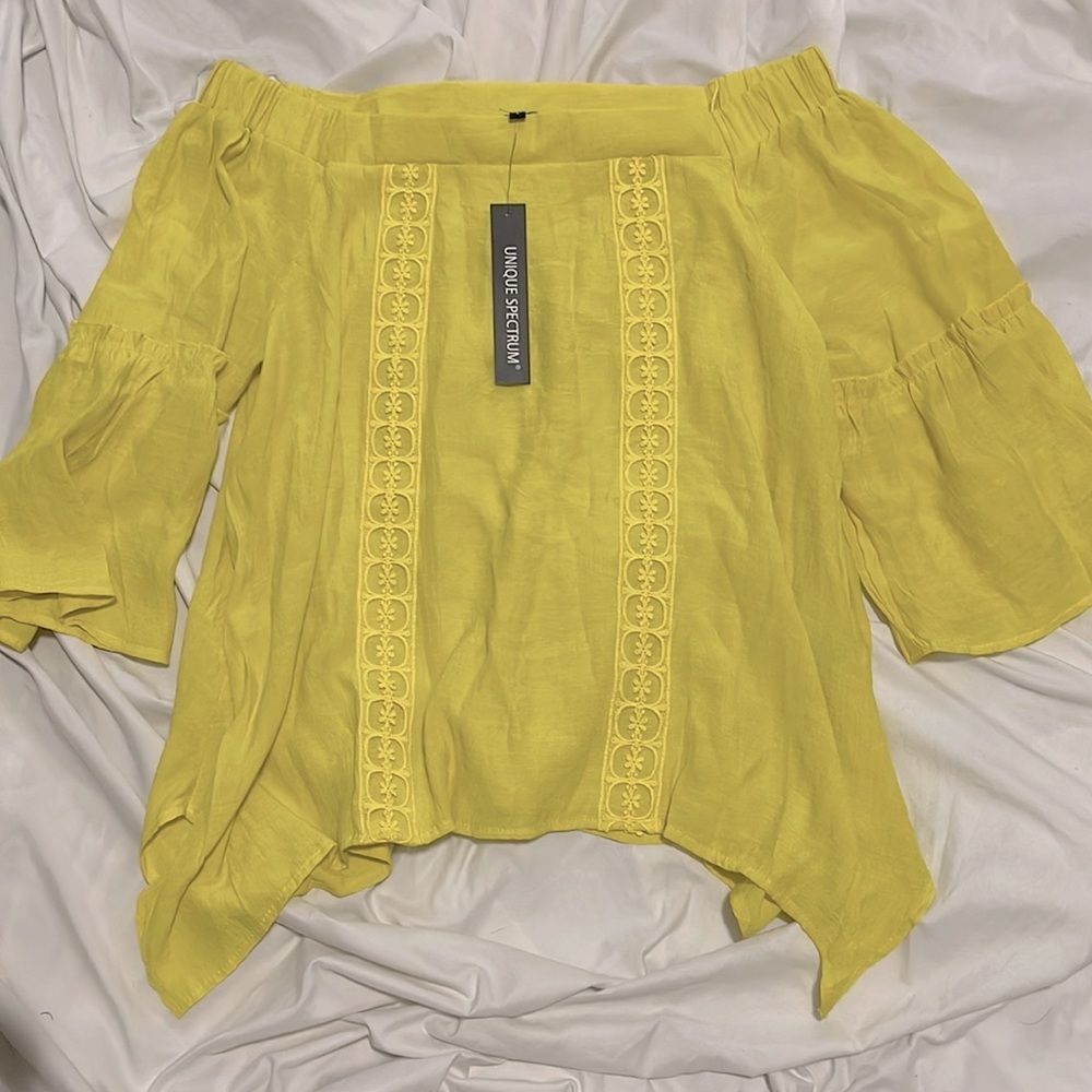 NWT- Unique Spectrum- L. Off Shoulder Top